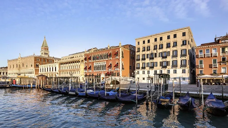 ที่พักหรูริมคลองเวนิส ที่พักหรูริมคลองเวนิส