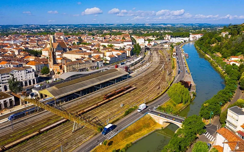 การเดินทางในฝรั่งเศสด้วยระบบขนส่งสาธารณะ การเดินทางในฝรั่งเศสด้วยระบบขนส่งสาธารณะ