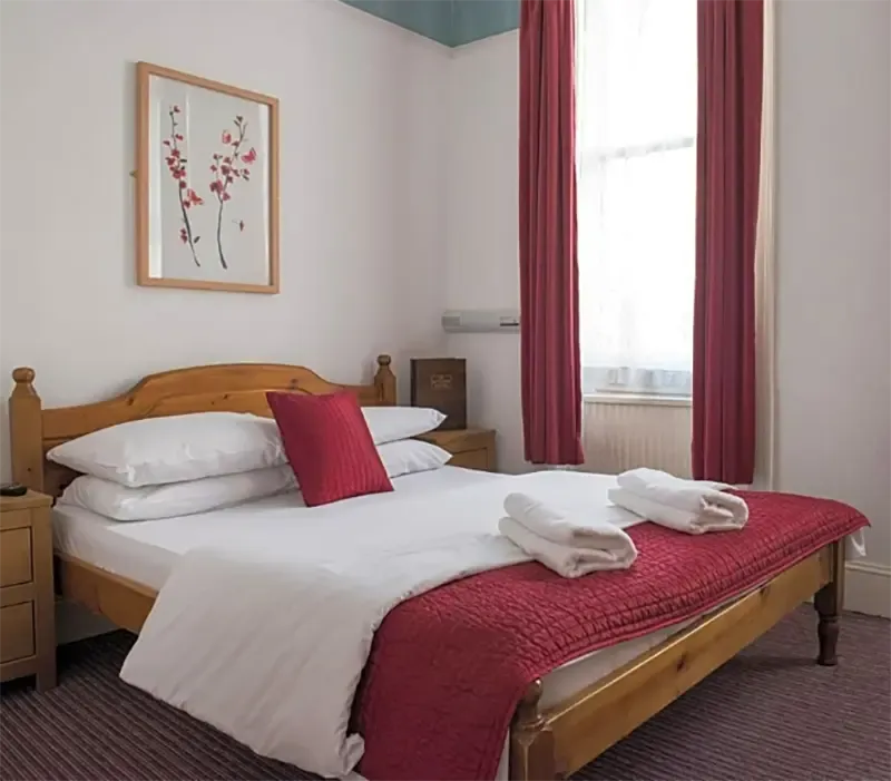 ที่พักราคาประหยัดในลอนดอน St Athans Hotel