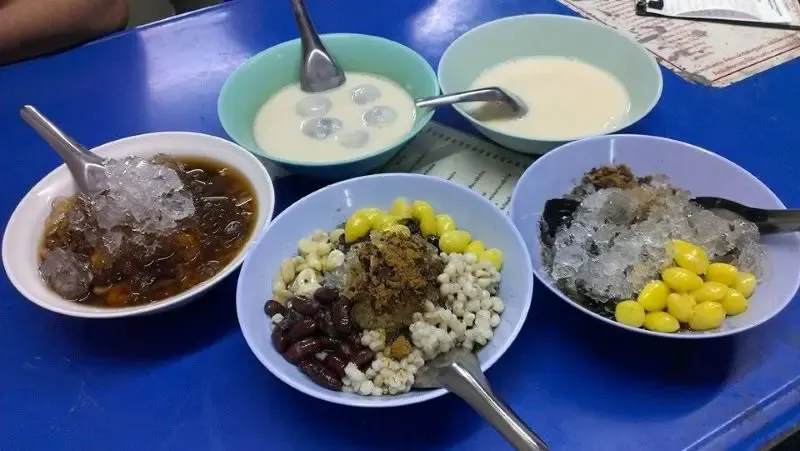 ร้านอาหารบรรทัดทอง เจ๊วรรณ